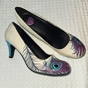 t.u.k  peacock feathers turquoise &purple heel paten pump, Size 11 Never worn.